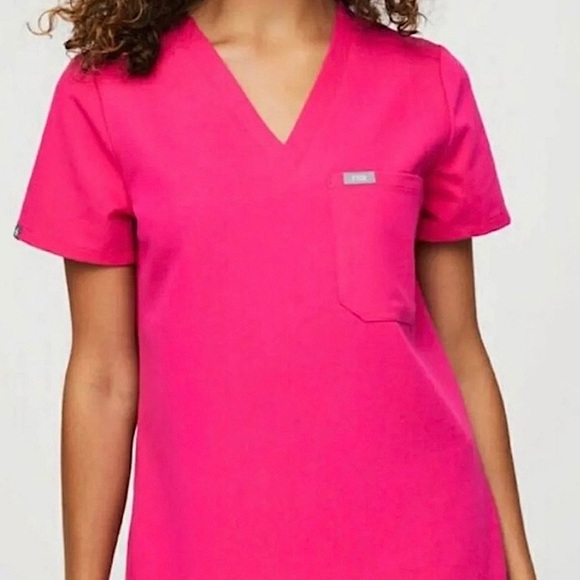 Figs shocking pink xlarge Catarina. BNWT